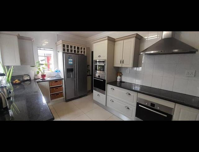 3 BEDROOM HOUSE FOR SALE IN ROODEPOORT WEST